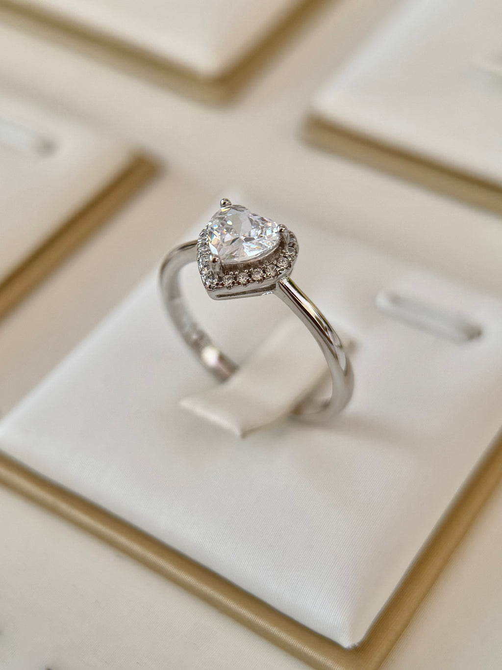 Anillo Corazón Blanco, aro Liso