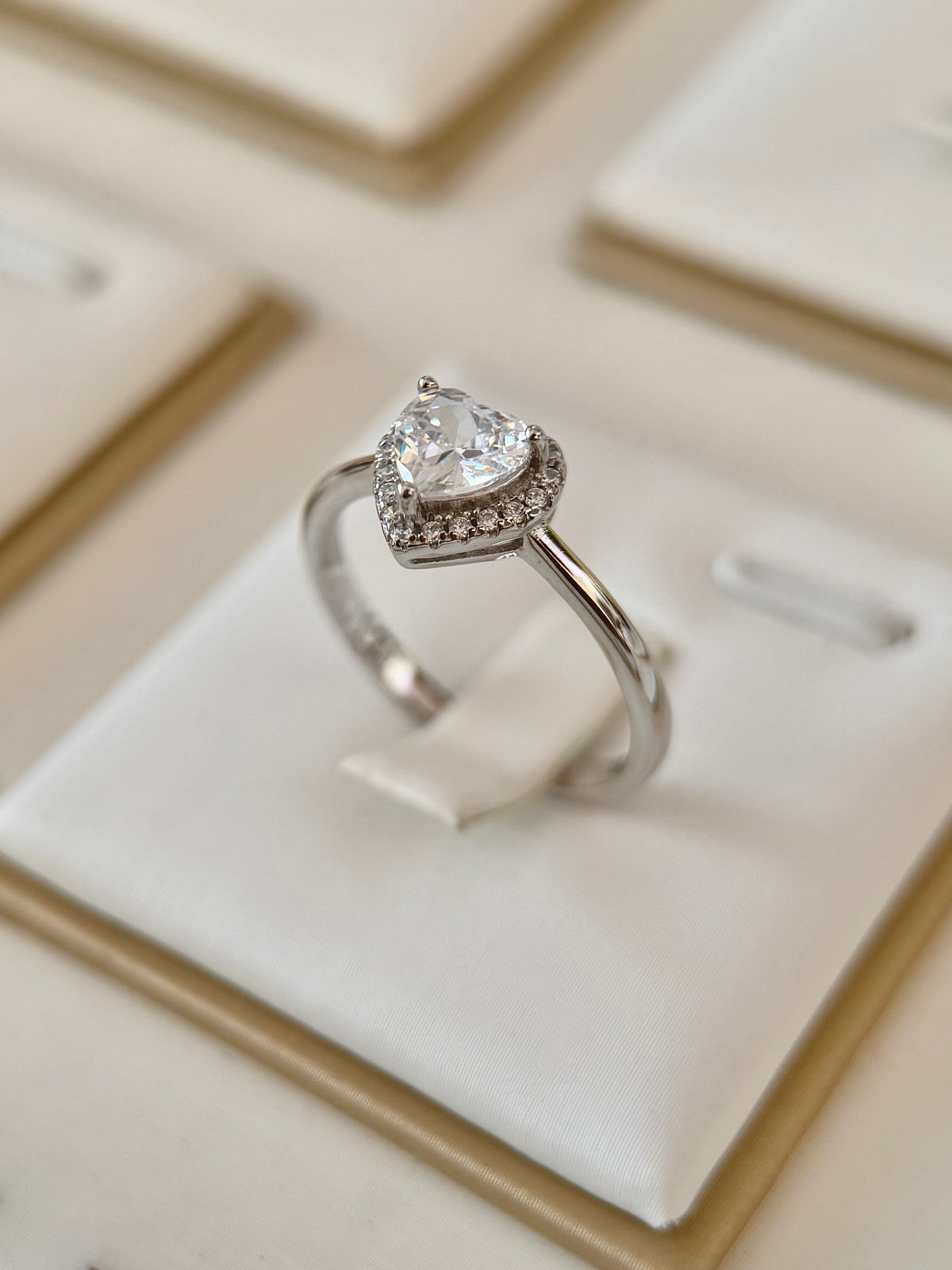 Anillo Corazón Blanco, aro Liso