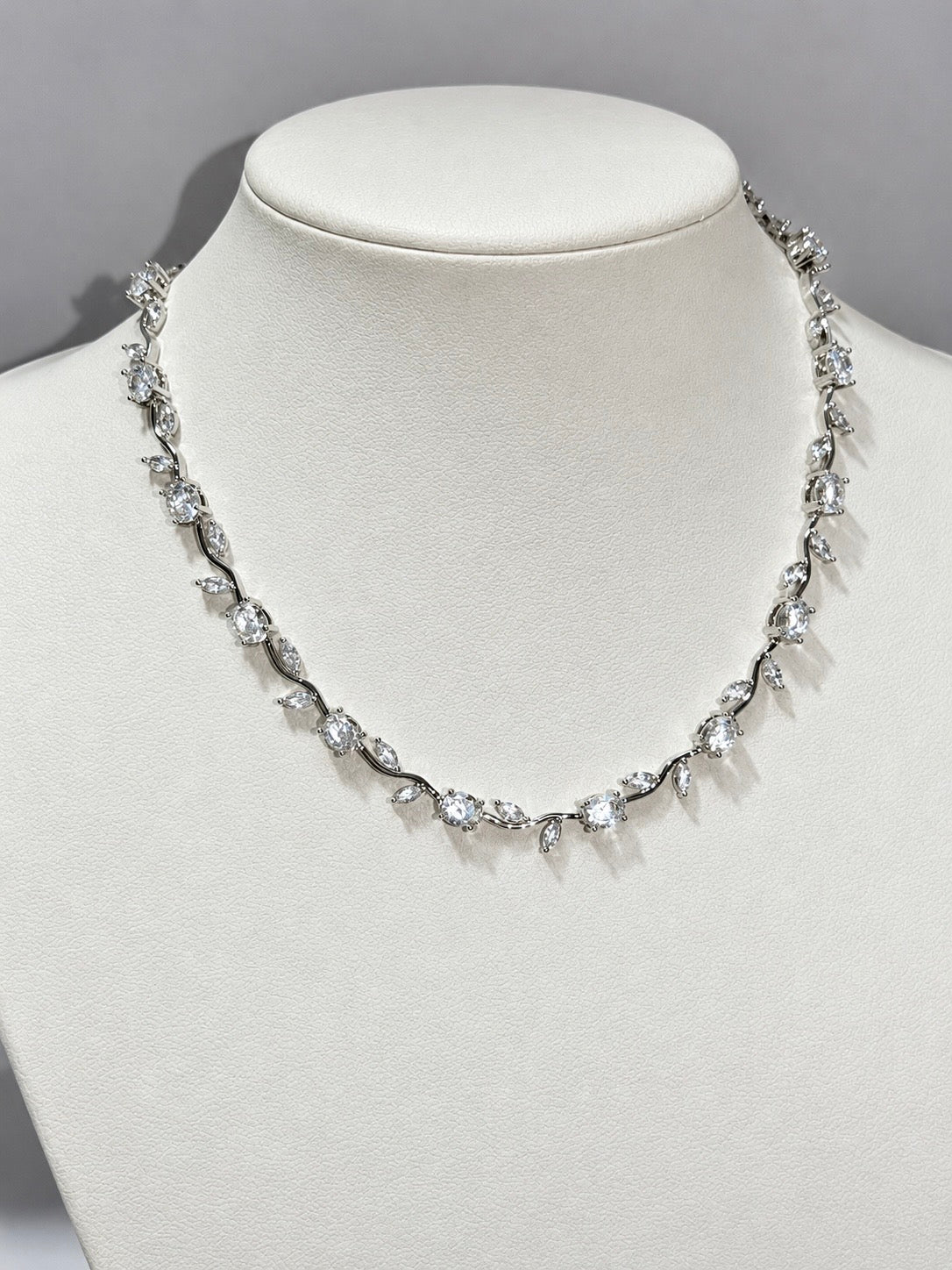 Collar Tulipanes Blancos, Plateado