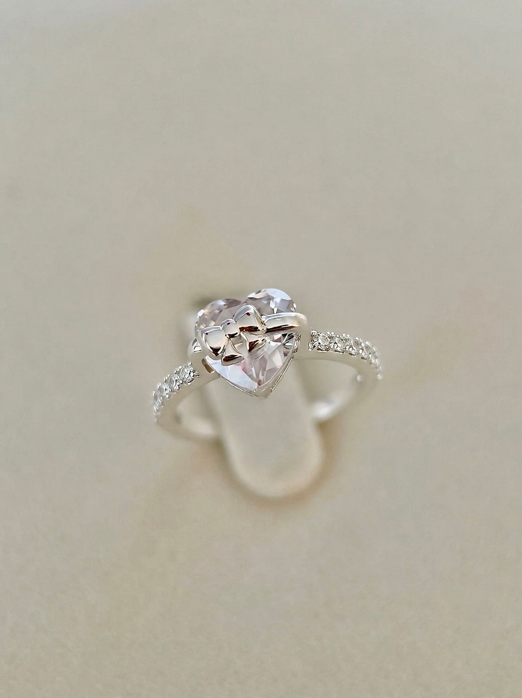 Anillo Corazón y Lazo