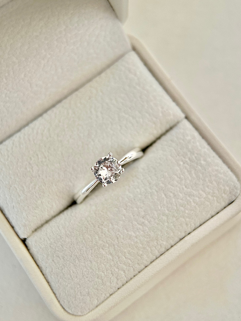 Anillo compromiso Corte Redondo