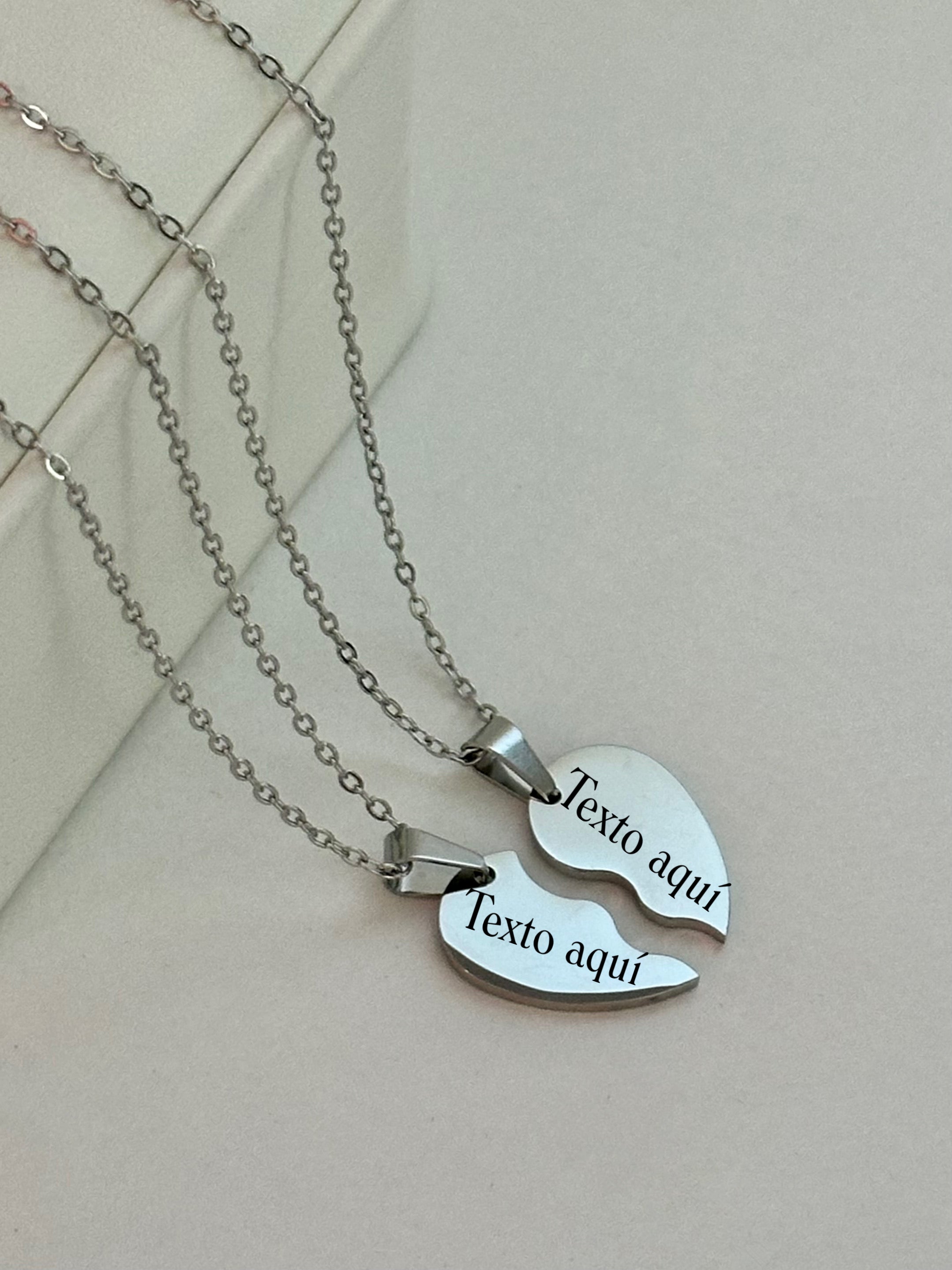 Dúo Collares Corazón compartido Plateado, Acero Inoxidable