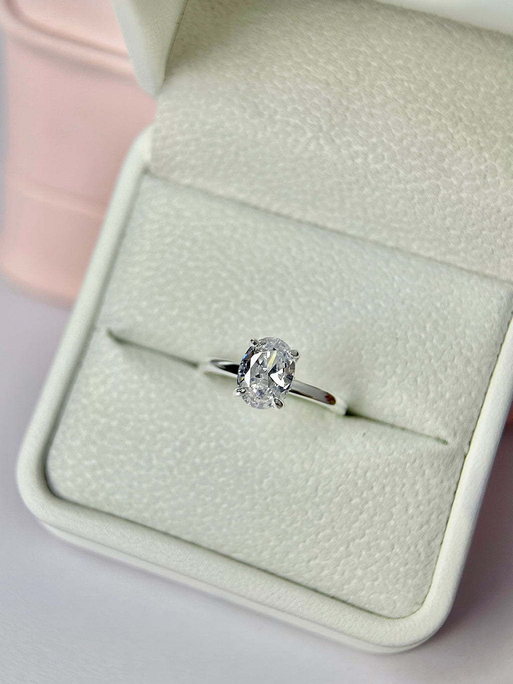 Anillo Compromiso Corte Ovalado Pequeño