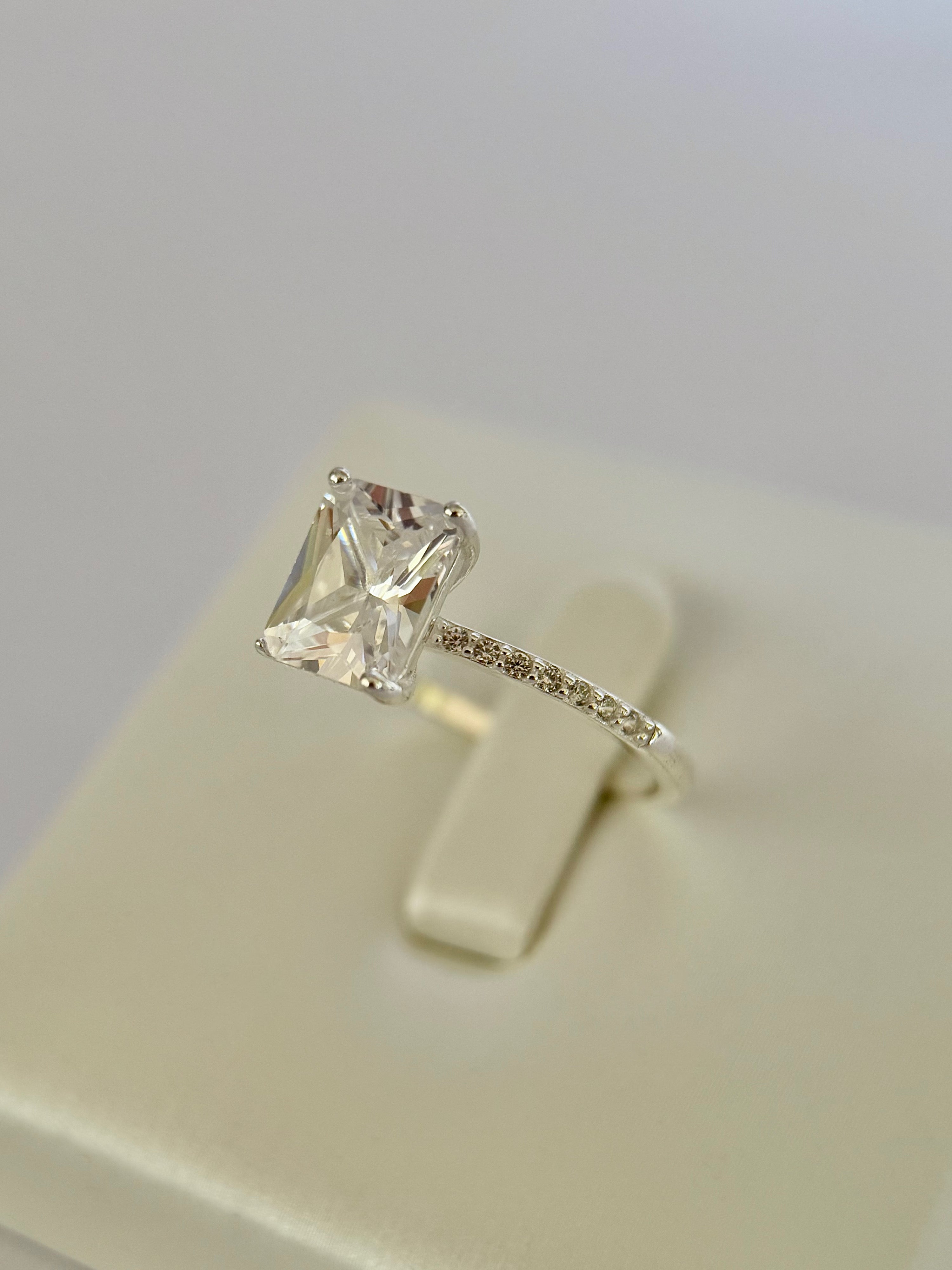 Anillo de Compromiso Corte Cuadrado
