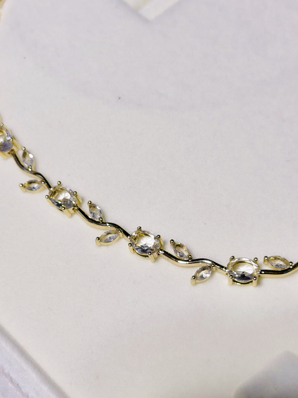 Collar Tulipanes Blancos, Dorado