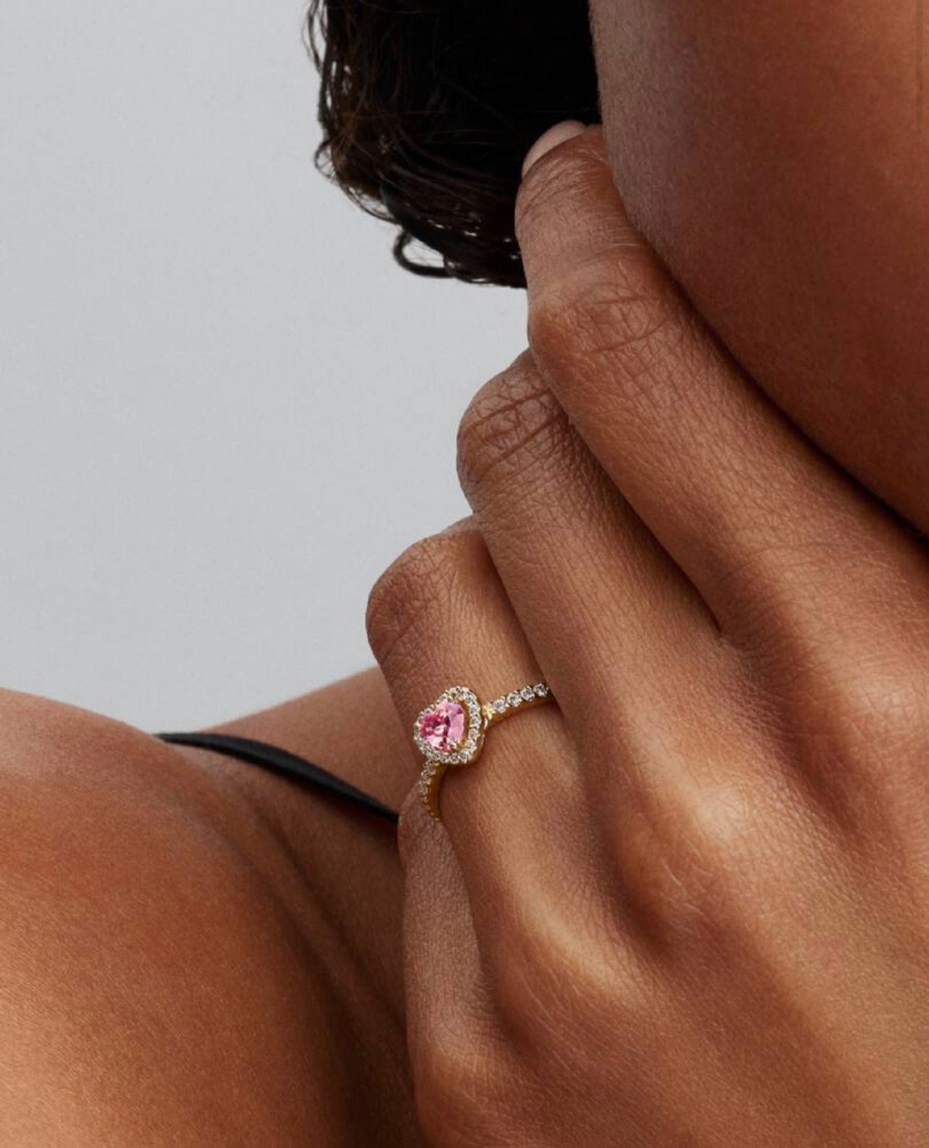 Anillo Corazón Rosa Brillante Dorado