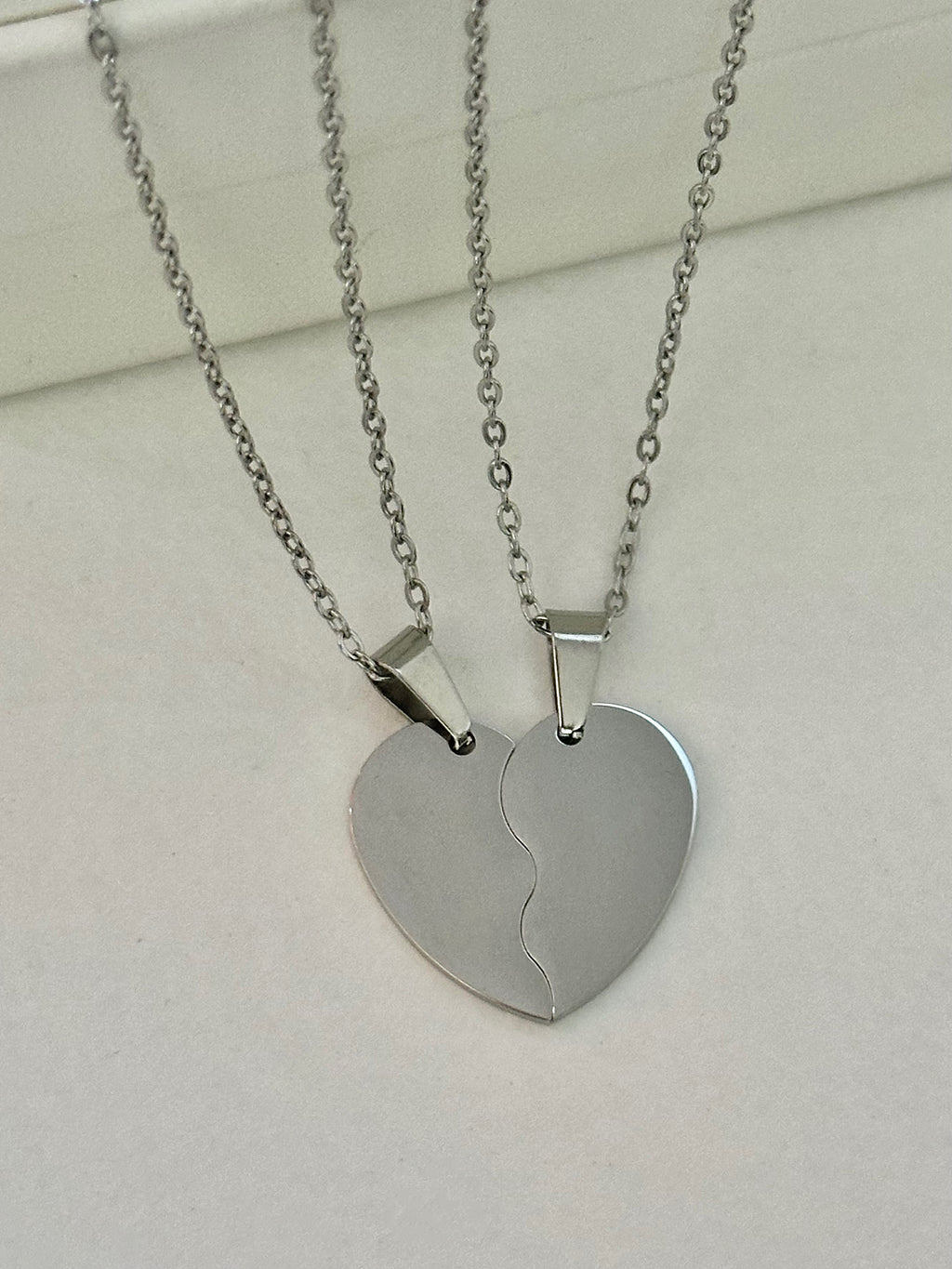 Dúo Collares Corazón compartido Plateado, Acero Inoxidable