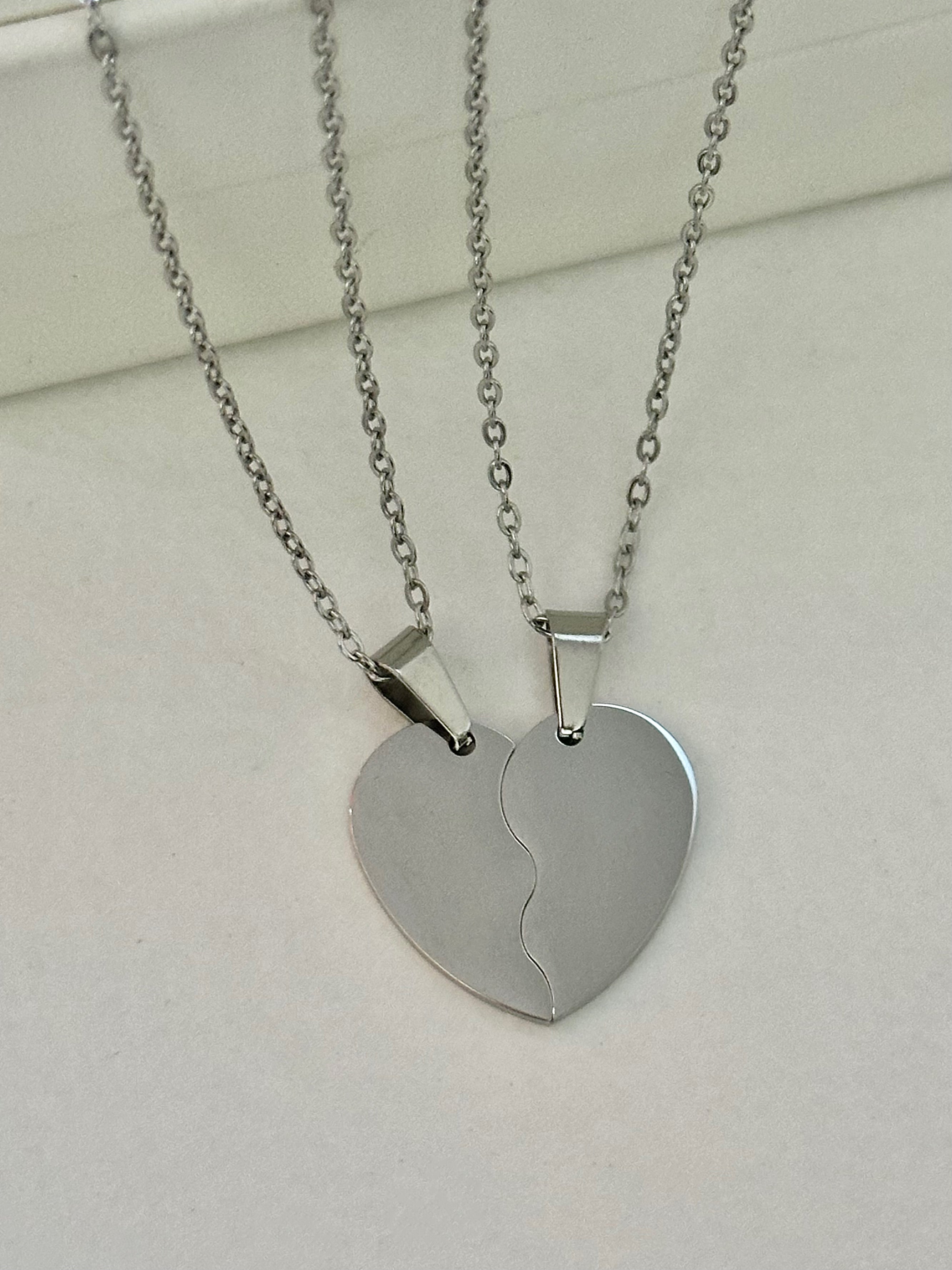 Dúo Collares Corazón compartido Plateado, Acero Inoxidable
