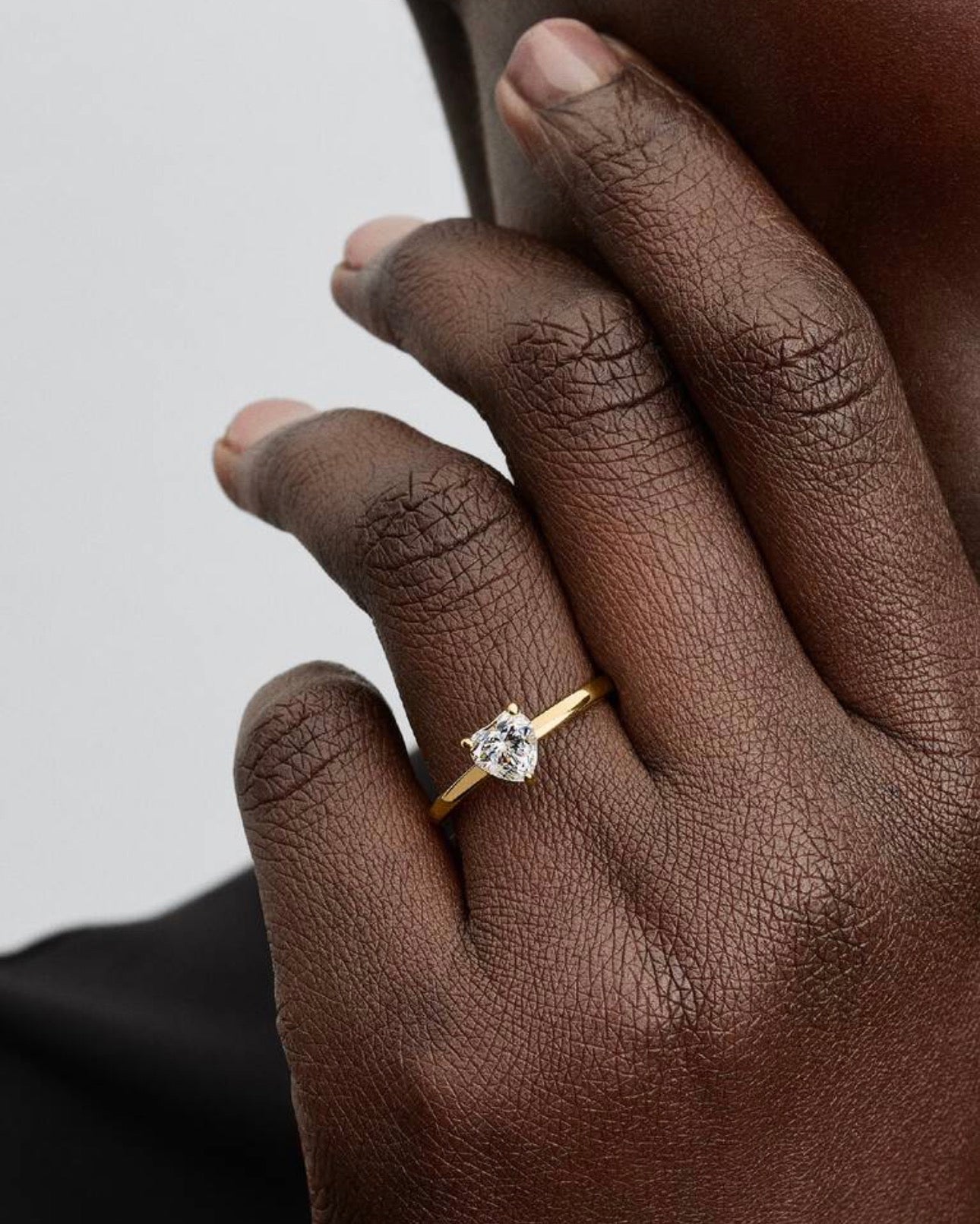 Anillo Solitario Corazón Brillante, Dorado