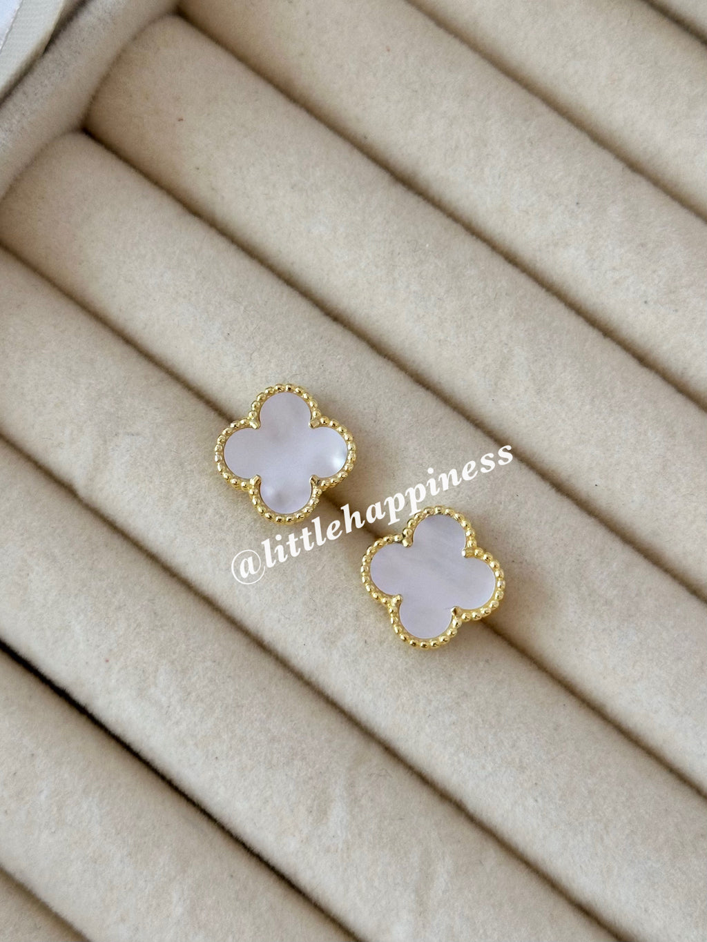 Aretes Trébol Dorado y blanco