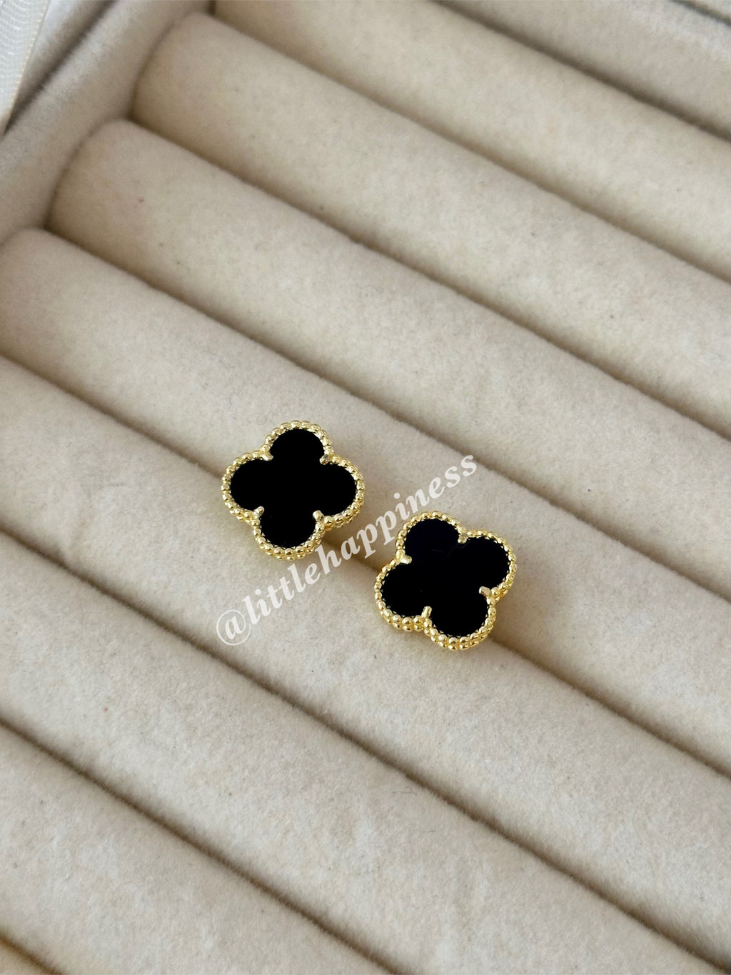 Aretes Trébol Dorado y Negro