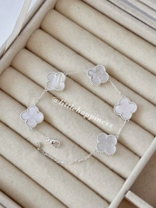 Pulsera Plateada Tréboles Blanco