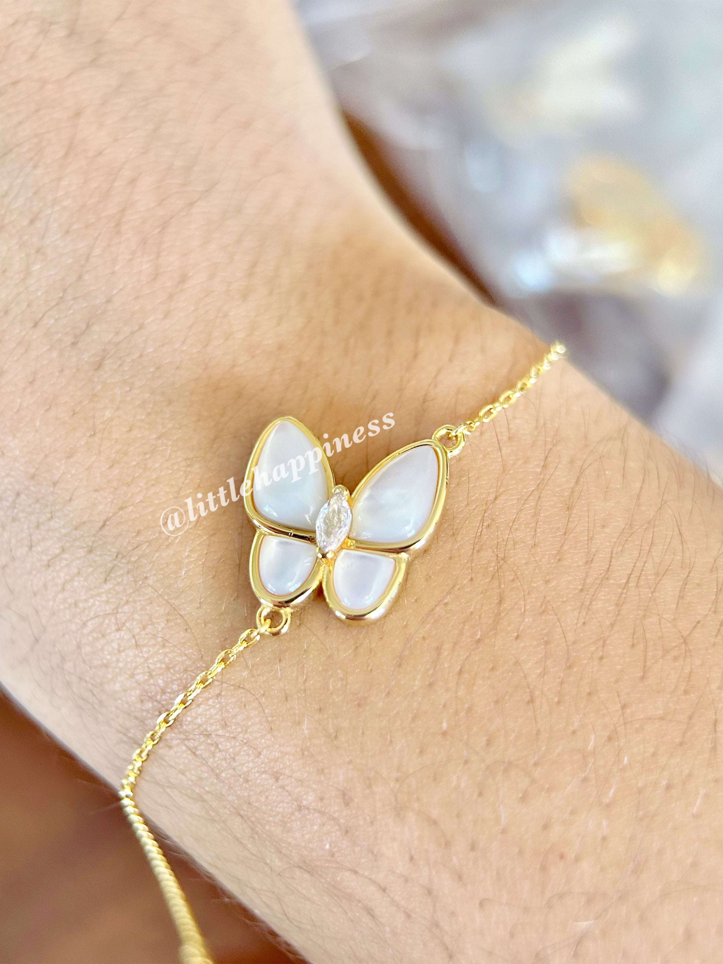 Conjunto Collar + aretes + pulsera Van Cleef Dorado y Blanco
