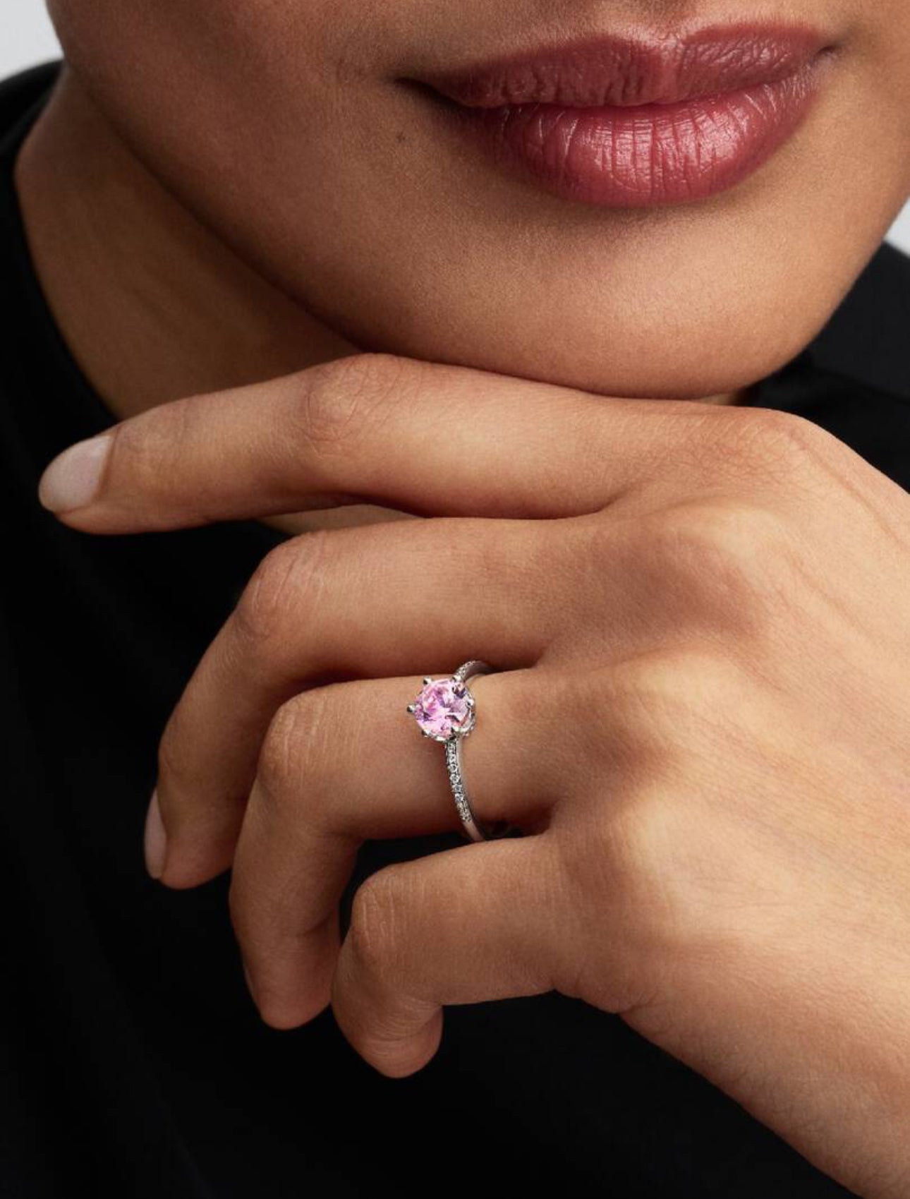 Anillo Corona Resplandor Rosa