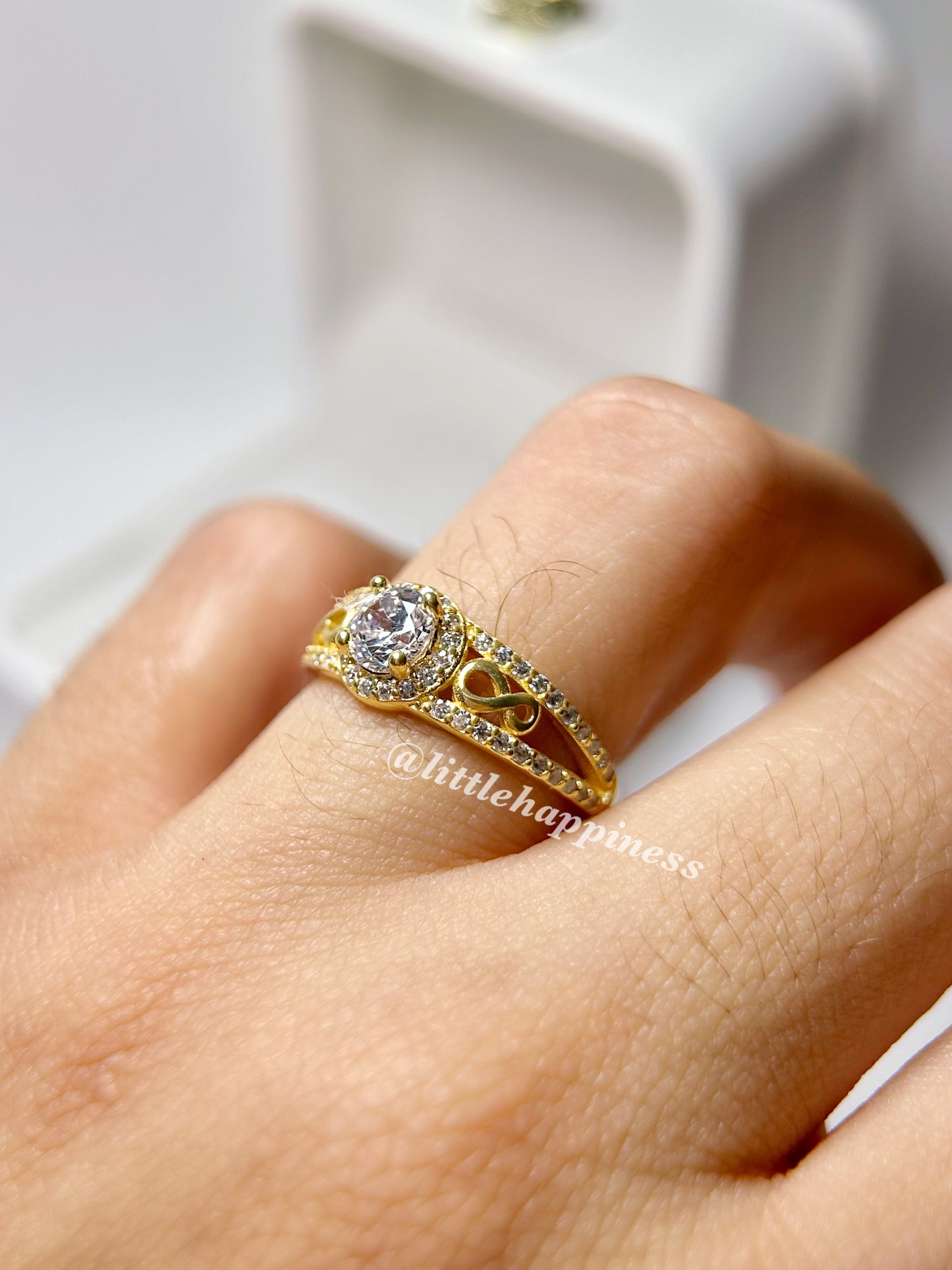 Anillo compromiso Infinito, Dorado