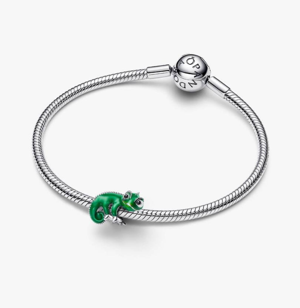 Charm Pascal de Enredados de Disney, cambia de color