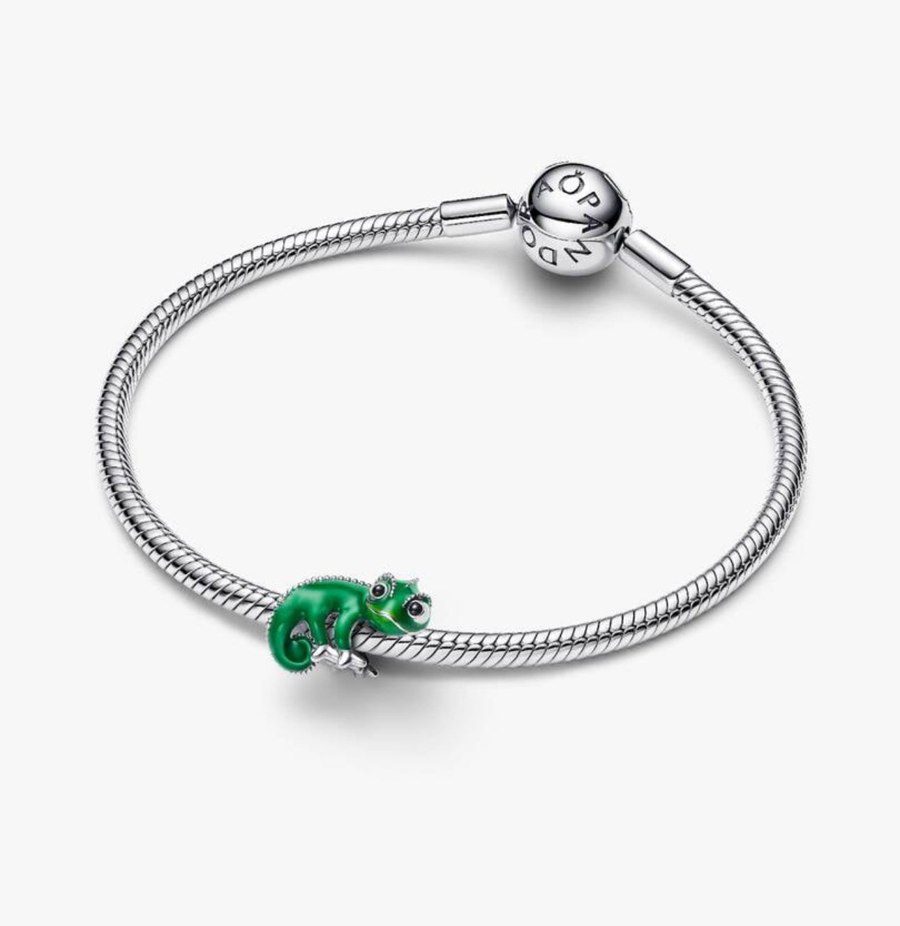 Charm Pascal de Enredados de Disney, cambia de color