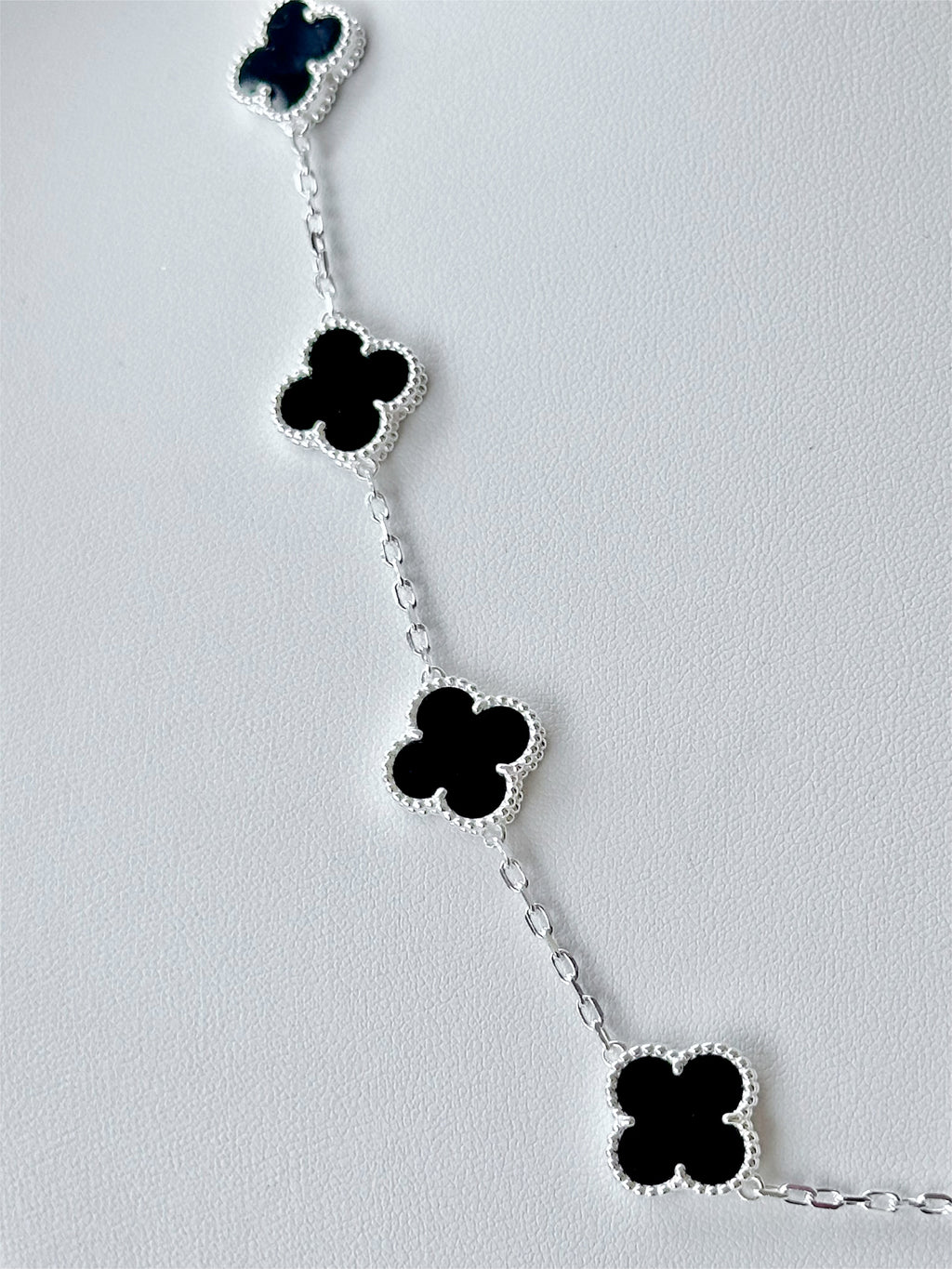 Collar 10 tréboles Negros, Plateado