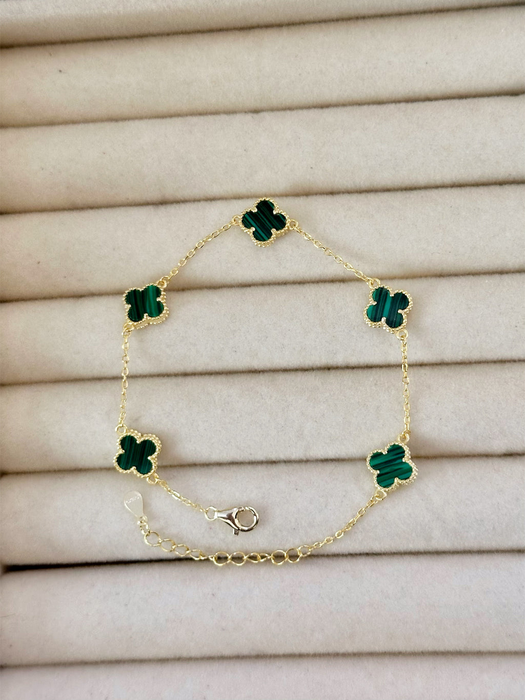 Pulsera Mini Tréboles Verde, Dorada