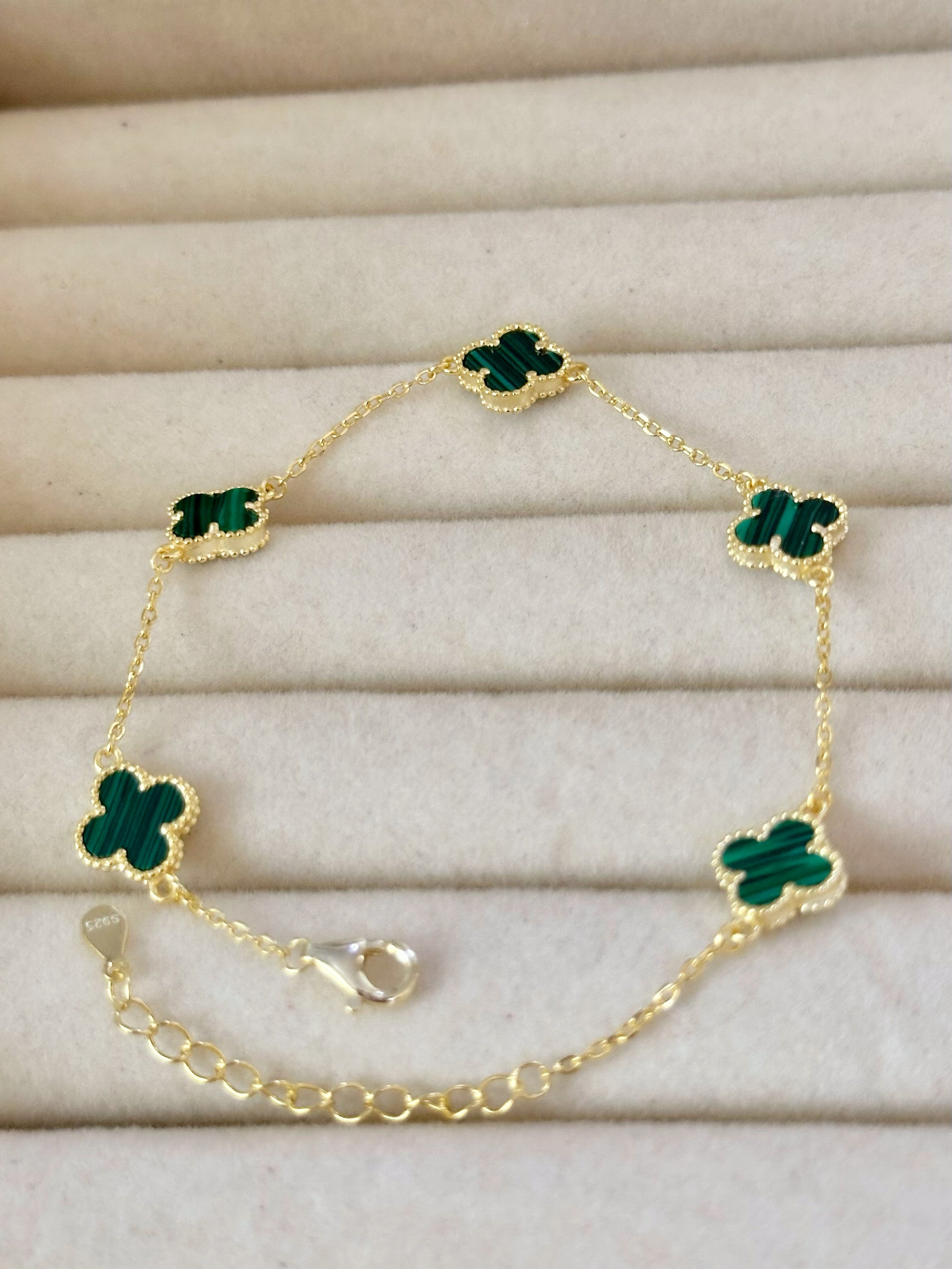 Pulsera Mini Tréboles Verde, Dorada