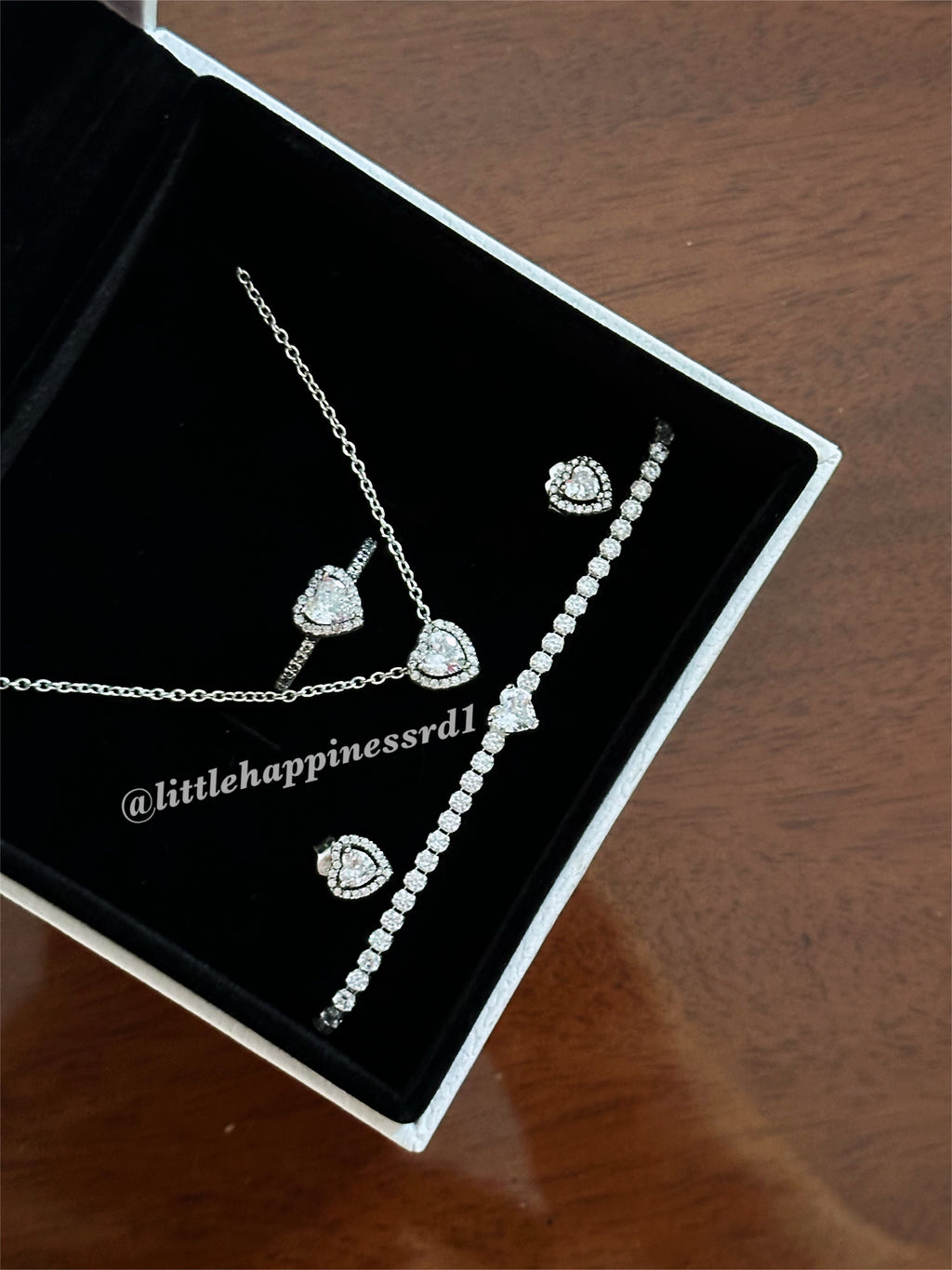 Set completo corazón relieve blanco