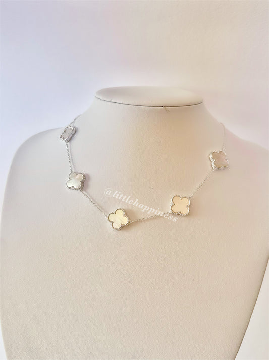 Collar 5 tréboles Plateado con Blanco