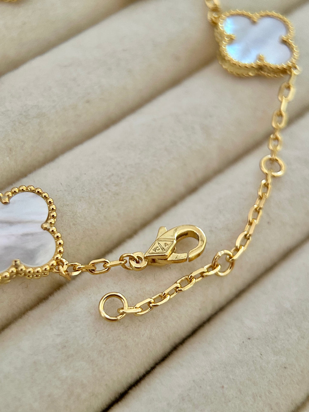 Pulsera Tréboles Blancos