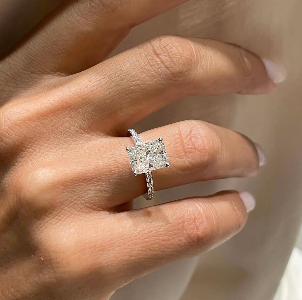 Anillo de Compromiso Cuadrado