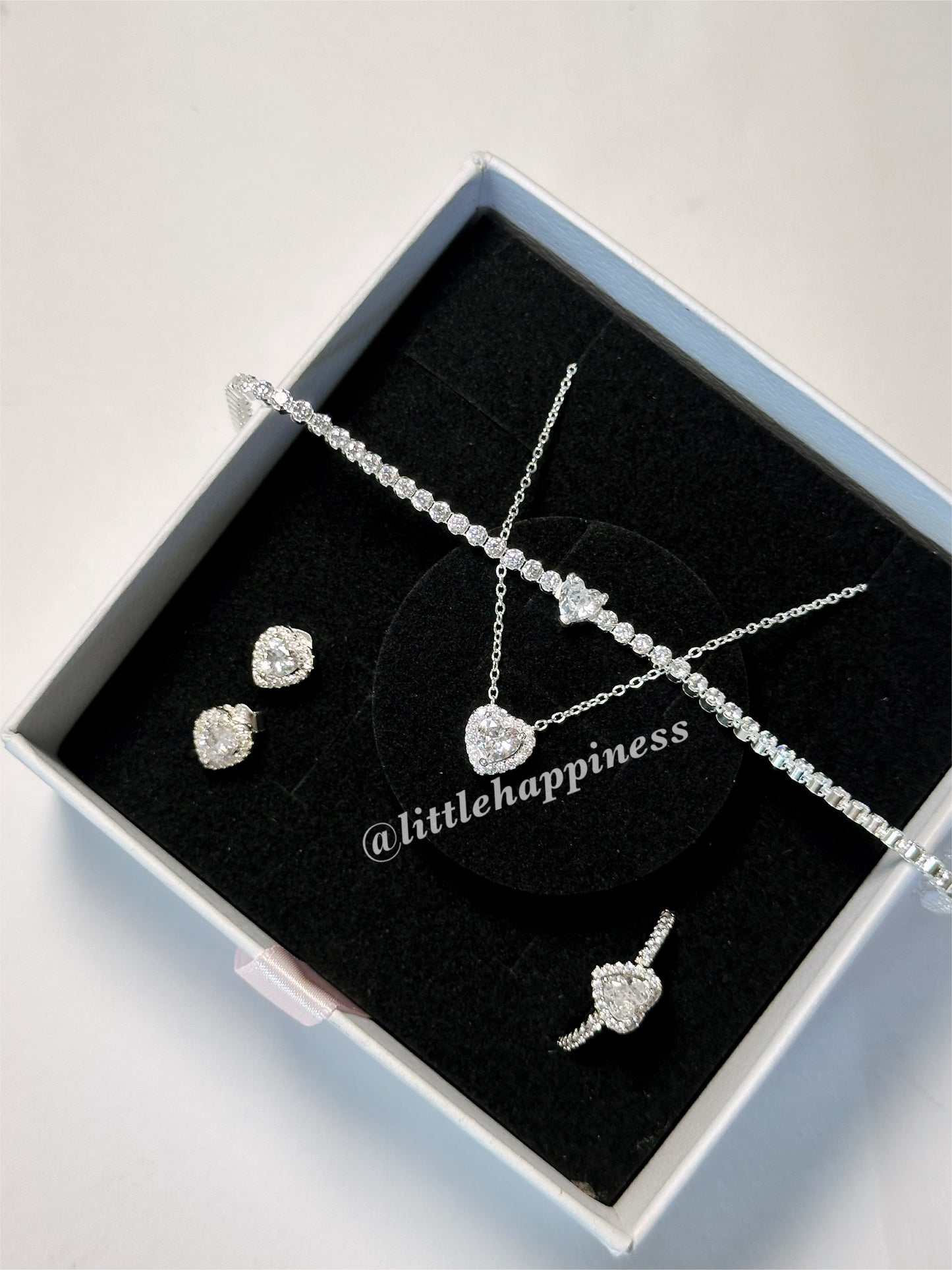 Set completo corazón relieve blanco