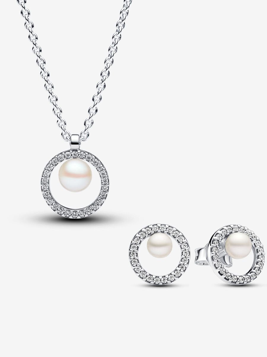 Conjunto Collar y aretes de Perla Cultivadas de agua dulce tratada y pavé