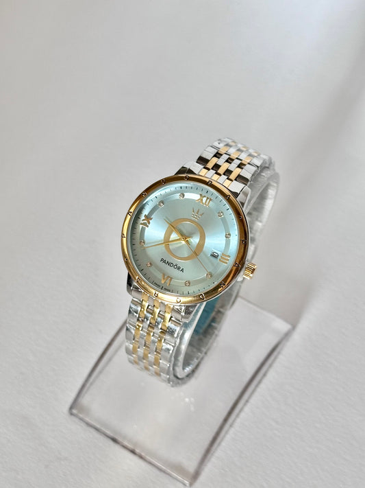 Reloj Pandora Dorado con plateado, fondo azul