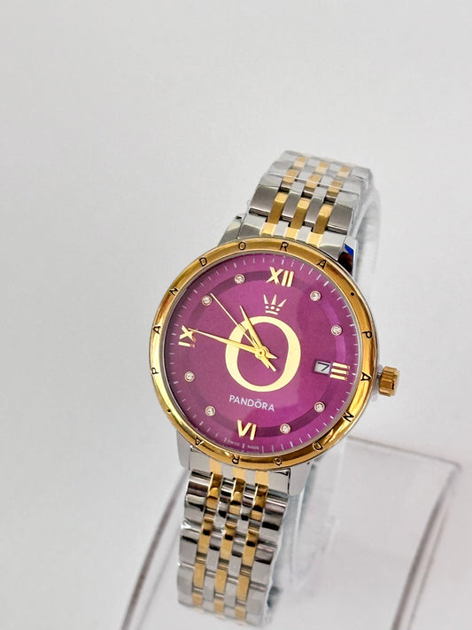 Reloj Pandora Dorado con Plateado, fondo Morado