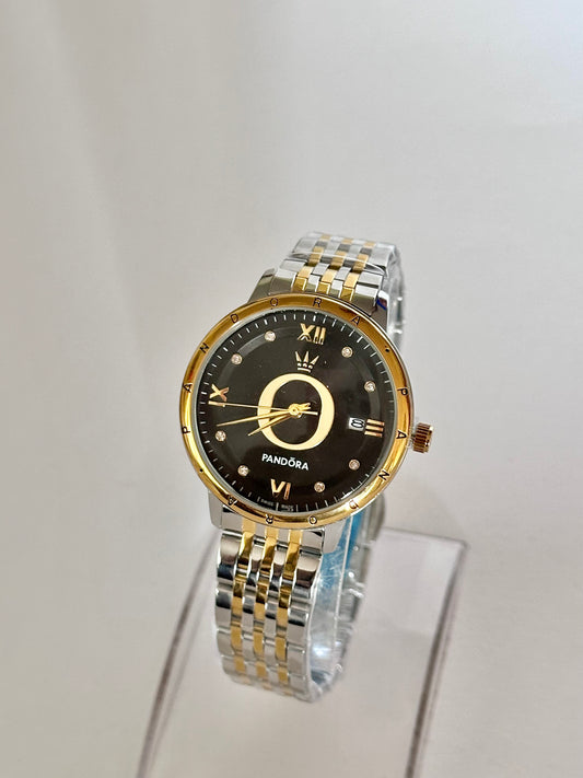 Reloj Pandora Dorado con plateado, fondo negro