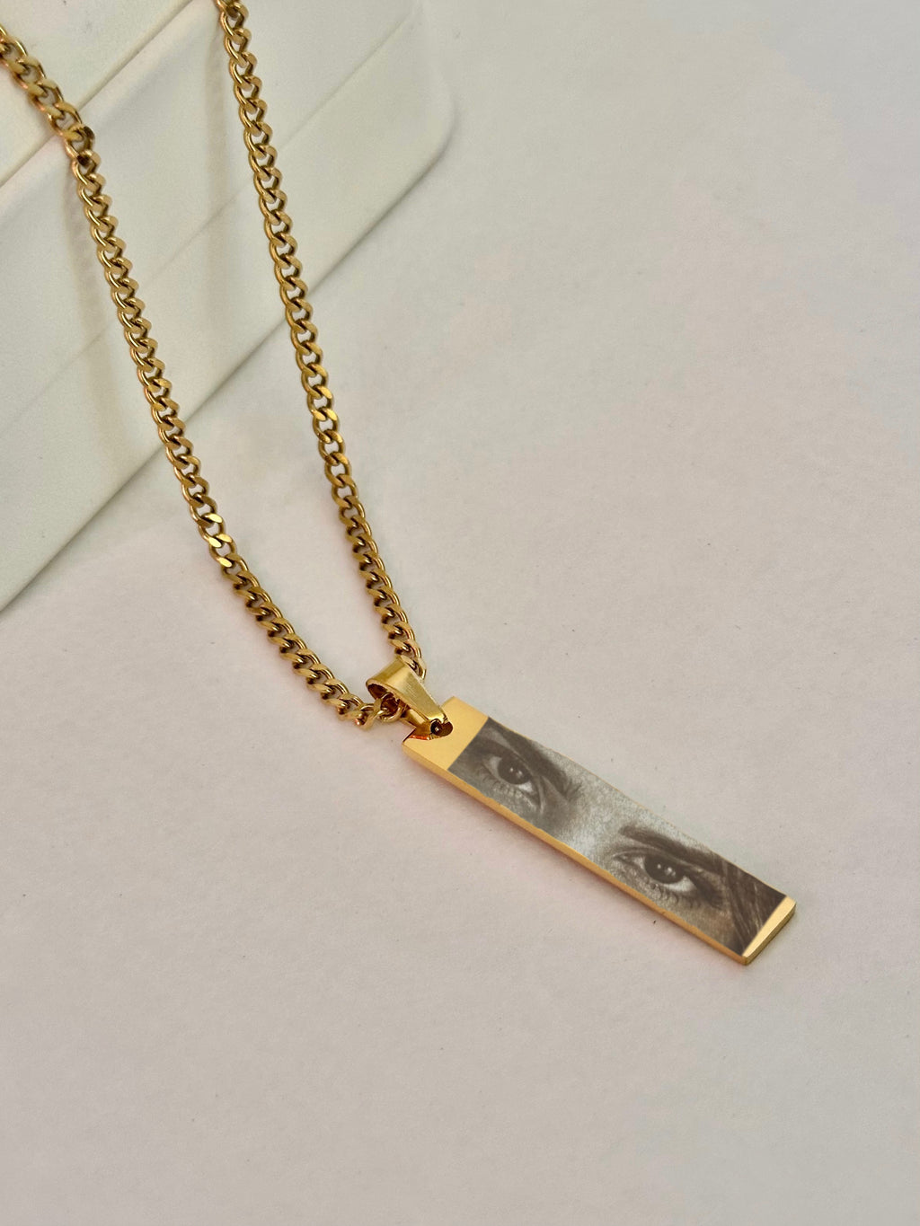 Collar con Placa Grabable Dorado, Acero Inoxidable